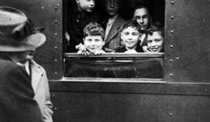 Into the Arms of Strangers: Stories of the Kindertransport